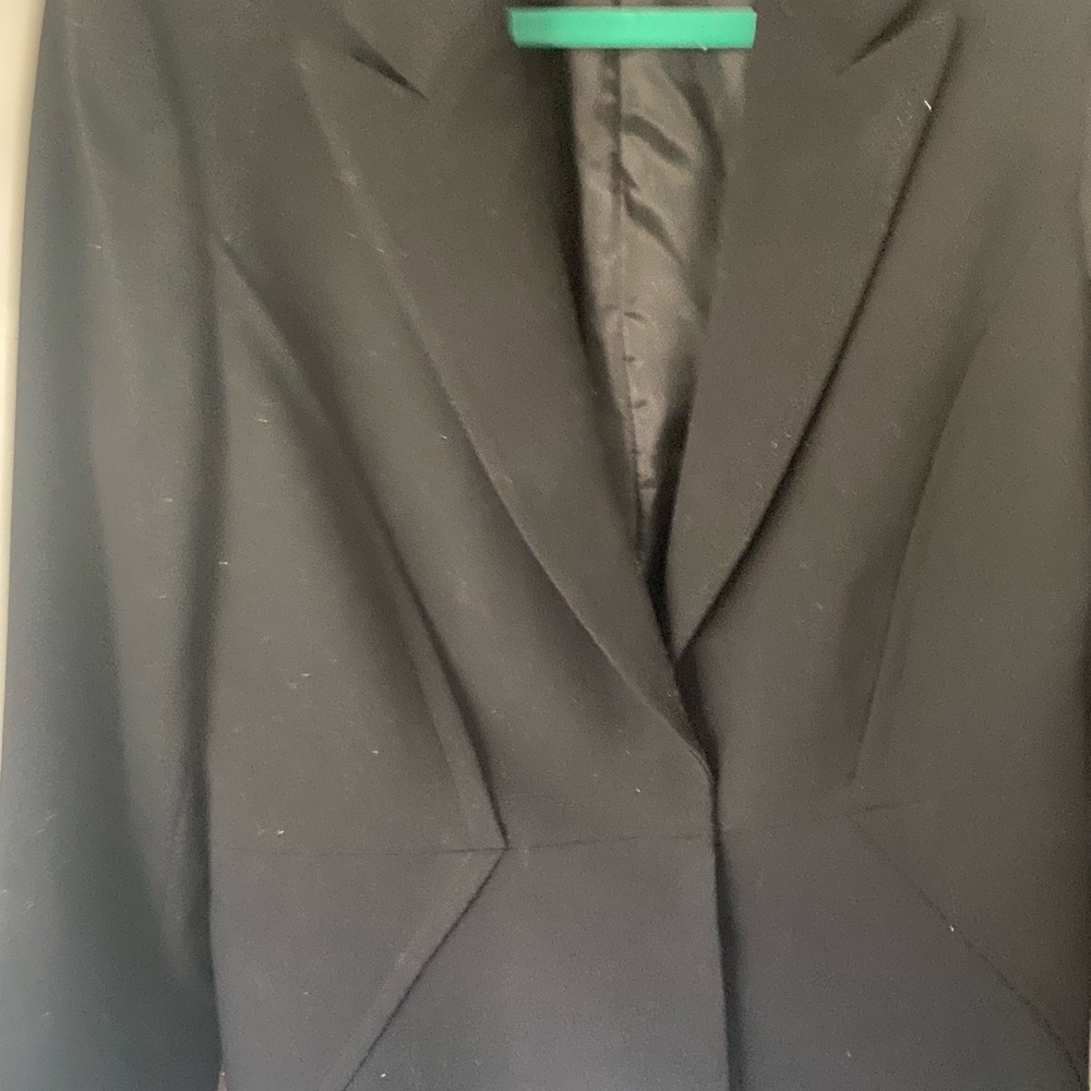 T Tahari Elegant Black Blazer